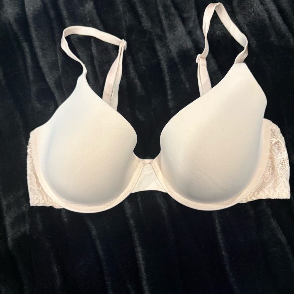Victoria Secret t-shirt lightly line Demi bra Cream Lace